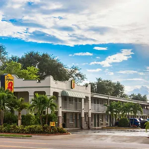 Motel Super 8 By Wyndham Sarasota Area, Bradenton